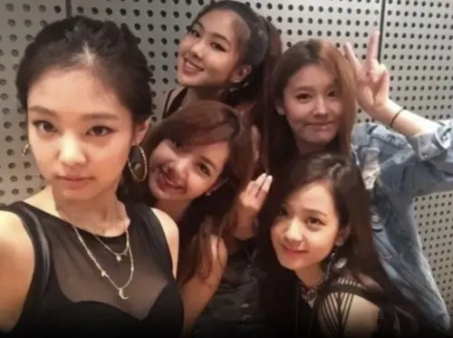 ▲BLACKPINK曾差點就是5人團，早在7年多前這張照片與相關內容就已被媒體報導，卻有網友近日才發現這件事而感到驚奇。（圖／翻攝自韓網）