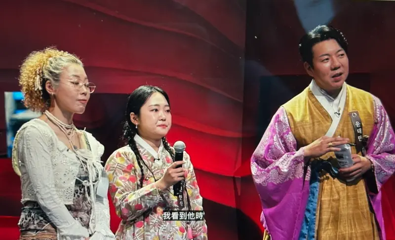 ▲《天機試煉場》尹大滿（右起）、萬神權秀珍、莫娜德組成「朱雀隊」，猜中最多身家百億的來賓，其中一名還曾經領救助金生活過，因為遇到貴人才有機會創業。（圖／翻攝自Disney+）