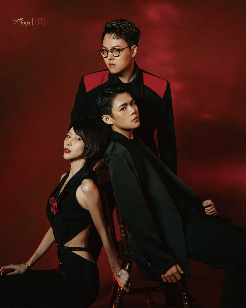 ▲金錢豹接軌國際審美，與東方時尚品牌HORSE LAI攜手，針對幹部制服大改版，3月換裝亮相。（圖／業者提供）