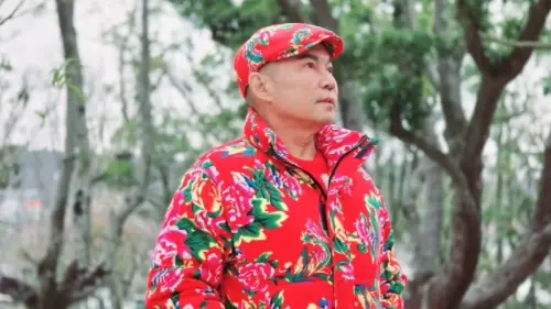 吊車大王擁4妻初二怎回娘家？霸氣豪砸140萬　帶38人飛濟州島渡假
