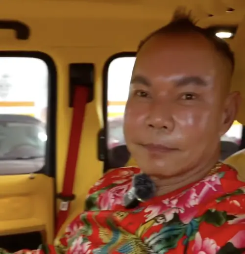 ▲胡漢龔擁有總價上億的名車收藏，對於車內清潔很要求，在駕駛名車時也不會飆速度。（圖／摘自tvbsgoldline56 Threads）