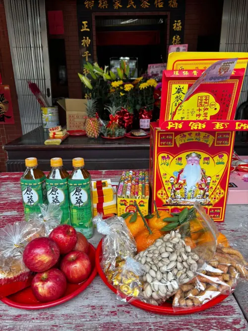 ▲狄志為每年過年都會去拜土地公，今一早他就前往家裡附近的「福祐宮」。（圖／狄志為臉書）