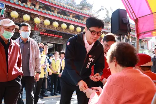 ▲ 高雄市長陳其邁發送超人力霸王開運紅包。（圖／高市府提供）