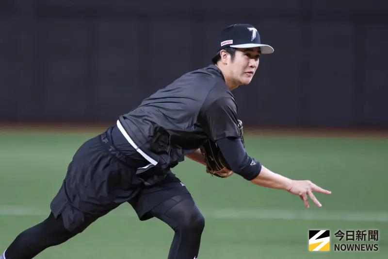 ▲旅日投手張峻瑋入選經典賽中華隊，成為隊上年紀最輕的球員。（圖／記者朱永強攝,2026.2.19）