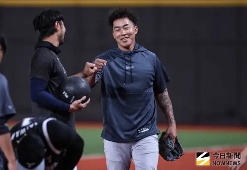 經典賽／「不死鳥」郭泓志加入中華隊！蔡其昌：神之左腕幫忙餵球
