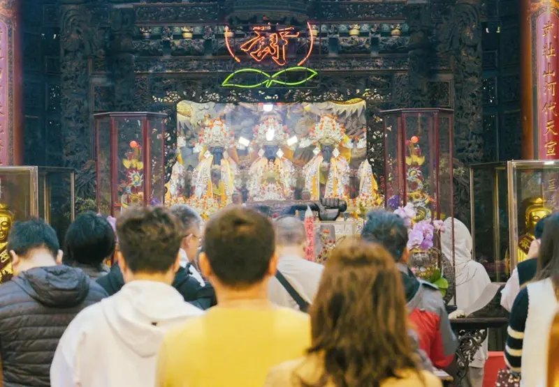 ▲初四接神、初五迎財神，民間傳統認為都是祭拜財神的吉日。《NOWNEWS今日新聞》整理財神怎麼拜？財神什麼時候拜最靈驗等資訊，帶領讀者一文掌握如何正確拜財神。（圖／台中廣天宮 財神開基祖廟臉書）