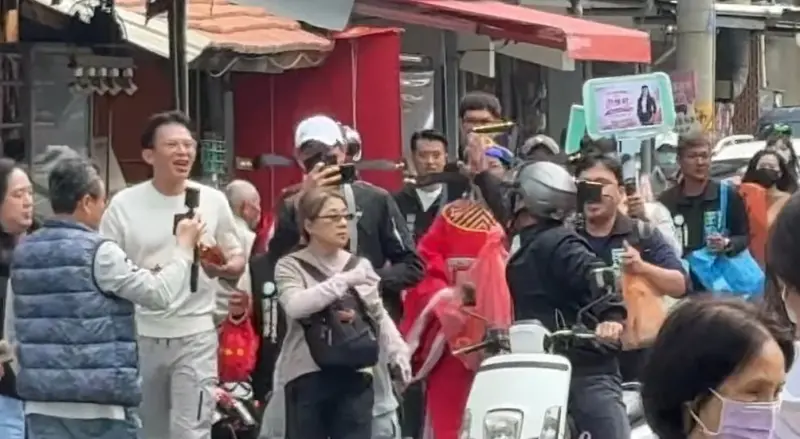 黃國昌扮母雞拉抬民眾黨選將　彰化跑透透第一站被嗆超過5次