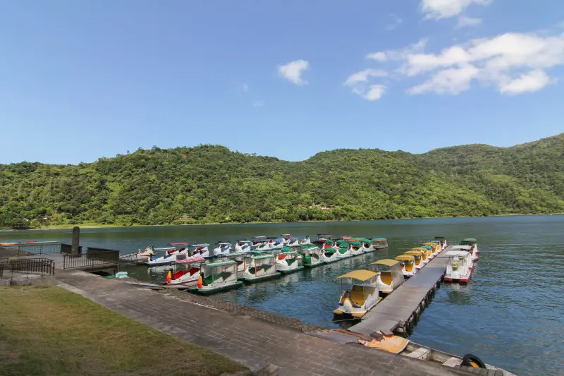 鯉魚潭悲劇疑似小船飆速航行釀湧浪奪命　觀光署：比對監視畫面中