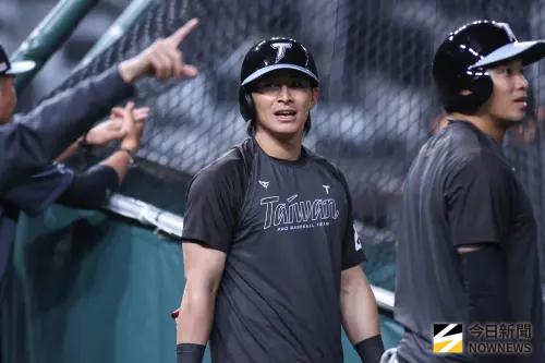 ▲中華隊今日搭乘專機飛往日本宮崎。隊長陳傑憲(圖)在出發前霸氣宣告「3月10日台灣不見」，誓言帶領全隊殺進美國邁阿密決賽。（圖／記者朱永強攝）