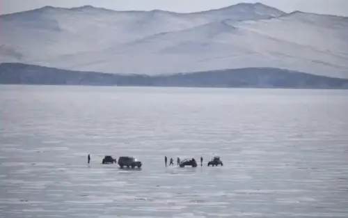 俄羅斯貝加爾湖冰面破裂「汽車墜湖」中國旅遊團8人死亡
