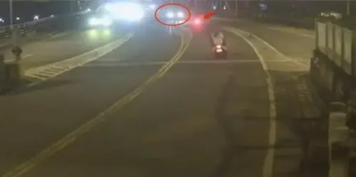 違規跨越雙黃線＋逆向！小黃新北永福橋撞騎士　21歲男不治身亡
