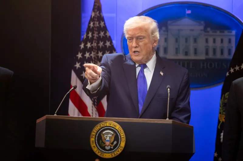 回嗆最高法院判決!川普:將在現有基礎上加徵10%全球關稅