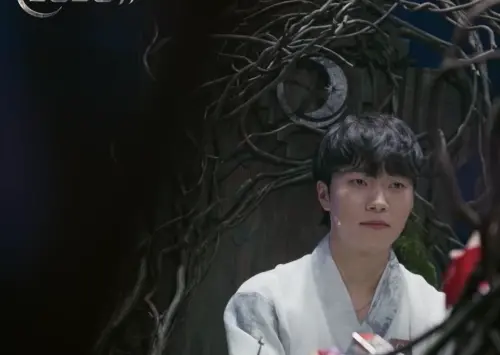 《天機試煉場》巫師梅花道令身世催淚！7朋友同年慘死　父遭詛咒
