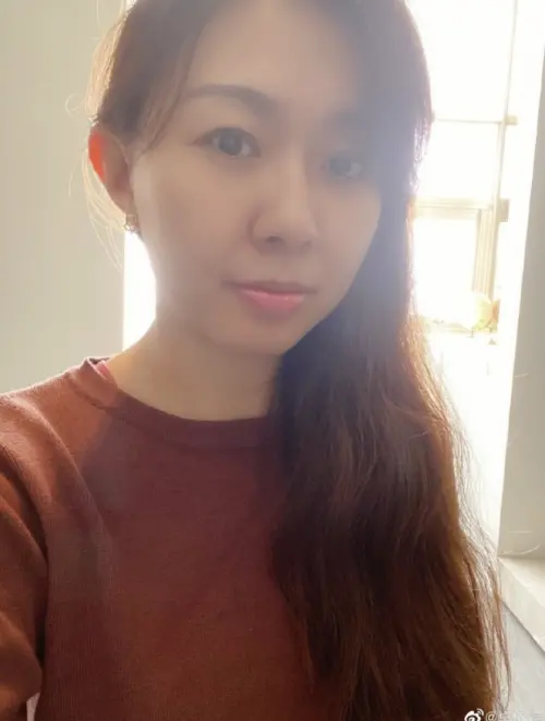 ▲卓依婷（如圖）2000年曾爆出車禍離世死訊，嚇壞各界。（圖／翻攝自卓依婷微博）