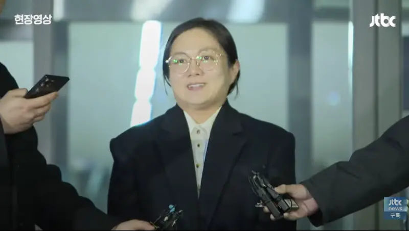 朴娜勑職場霸凌遭調查！現身警局笑容超詭異　韓網看傻：心裡發毛