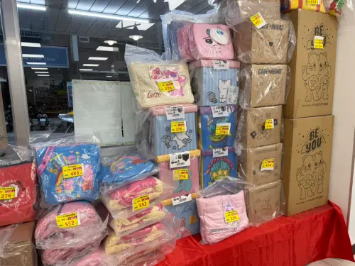 ▲全家福袋6.9折。（圖／記者黃韻文攝）