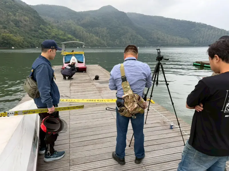 ▲花蓮鯉魚潭風景區在大年初三發生天鵝船翻覆事故，9歲男童溺斃。（圖／翻攝傅崐萁臉書）