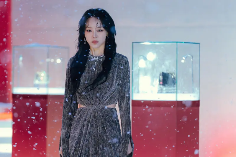 收假前追一波！最新燒腦神劇《莎拉的真偽人生》　結局翻轉再翻轉