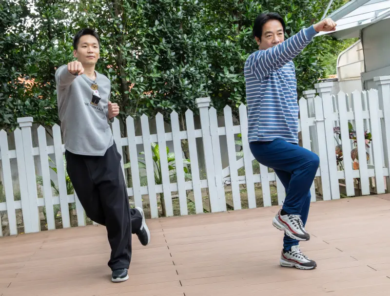 運動服配Air Max95　賴清德合體李洋做健康操