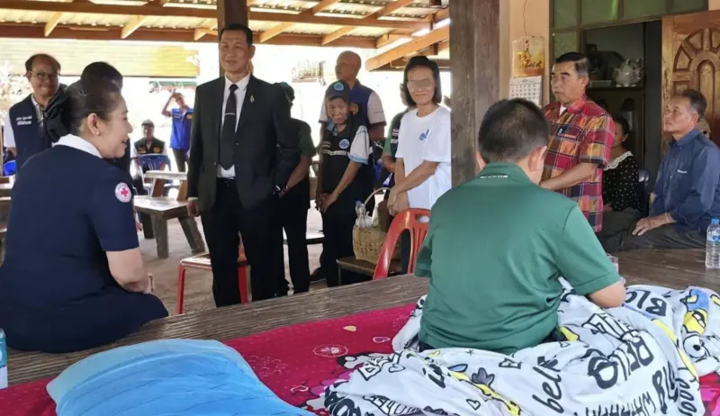 ▲泰國沙功那空府一名10歲男童參加童軍營活動期間，疑遭年長同學霸凌，導致下體嚴重受傷，最終須接受手術切除一側睪丸，事件引發外界對校外活動安全管理的高度關注。（圖／翻攝自The Thaiger）