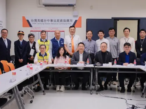 守護民眾返工！交通部陳世凱部長視察雙鐵收假日疏運情形
