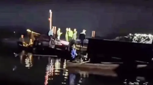 越南老街省塔巴湖客船與運石船對撞意外　釀11歲童遇難5人失蹤
