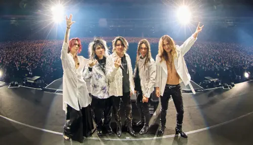 ▲真矢（左2）原先還很期待康復後和團員一起重新站上舞台。（圖／X@LUNASEAOFFICIAL）