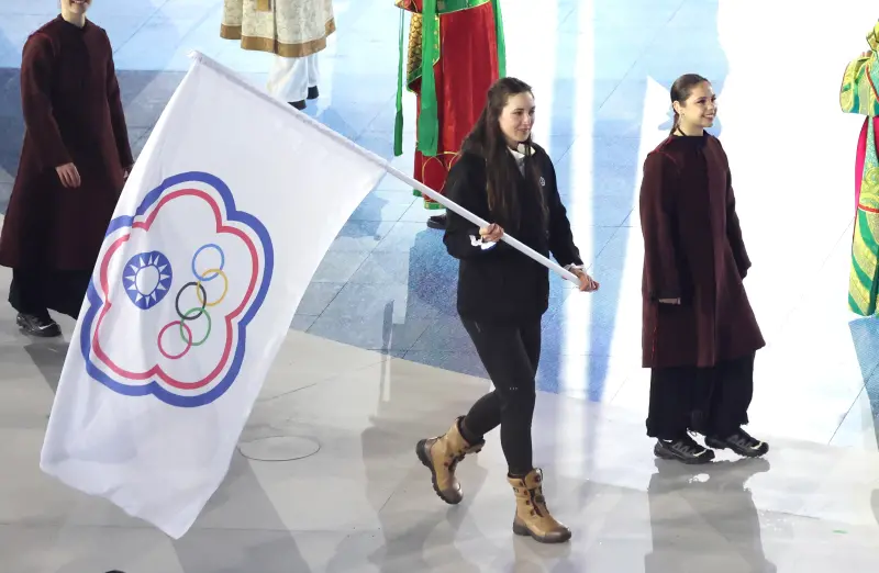 中華隊米蘭冬奧之旅落幕！未能站上頒獎台　閉幕典禮余睿任掌旗官