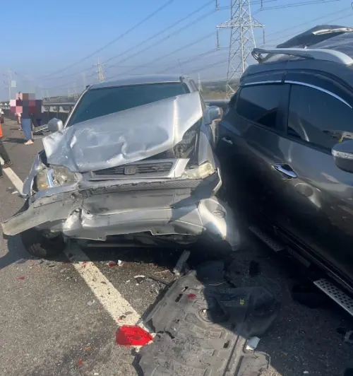 快訊／開工日國道三號彰化段「七連撞」　車流回堵2公里