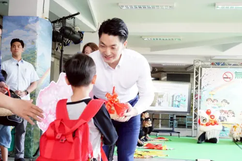 推動無菸城市「向下紮根」！蔣萬安出席開學日：望孩子從小理解
