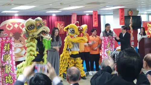 國民黨新春團拜！鄭麗文喊話民心思變：年底選舉要拚全壘打
