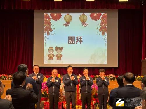 國旅也開紅盤！交通部長鞠躬謝同仁　風景區加樂園人潮成長107%
