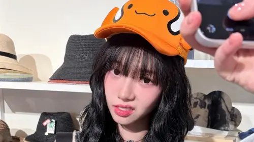 Karina 6年前超仙照曝光！網友抱怨乘客腿開開　旁邊竟然是女神
