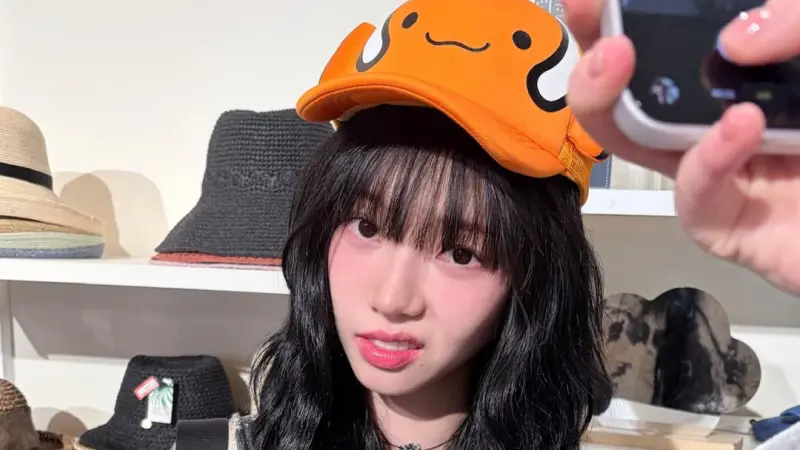 Karina 6年前超仙照曝光！網友抱怨乘客腿開開　隨手一拍成神照