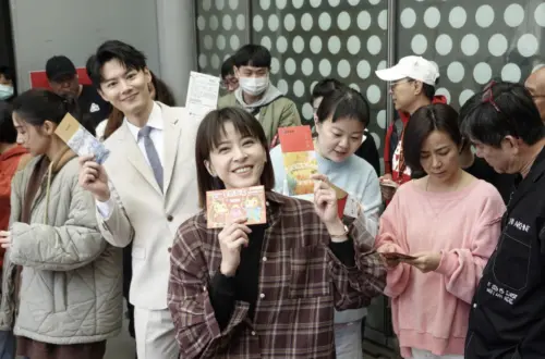 《豆腐媽媽》替身工安惹議！劇組開工發紅包　眾演員樂喊收視NO.1
