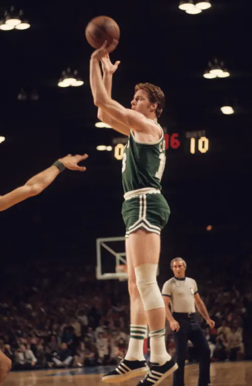 ▲1973年塞爾提克的考文斯（Dave Cowens）雖然帶隊打出全聯盟最佳戰績，但他身邊擁有哈維契克（John Havlicek）等多名明星隊友。（圖／路透／達志影像）