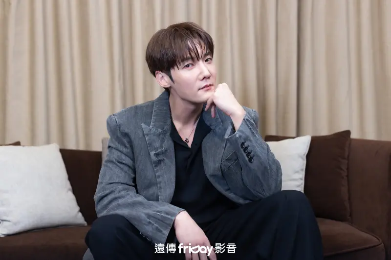 ▲《理事長和我的秘密關係》崔振赫為了拍床戲一週健身5次，更透露愛喝粉絲送的台灣威士忌。（圖／friDay影音提供）