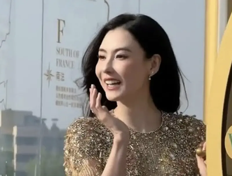 張柏芝驚現雪梨美食街！排隊被野生捕獲超親民　女神誤踩雷網傻眼