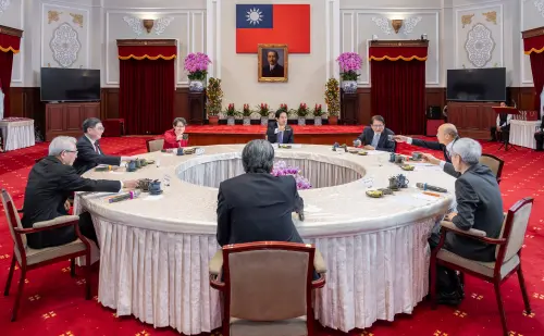 President Lai hosts a Lunar New Year tea reception with the heads of the five branches of government. (The Presidential Office)