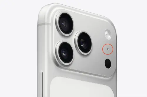 ▲iPhone 17 Pro的相機鏡頭旁的麥克風，可以用來提升通話品質。（圖／翻攝官網）