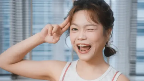 ▲大胃王小慧從小就自己半工半讀，曾經到自行車廠當女工，如今憑藉大胃王天賦實力翻身，成為許多觀眾喜愛的一線YouTuber。（圖／緯來電視網提供）