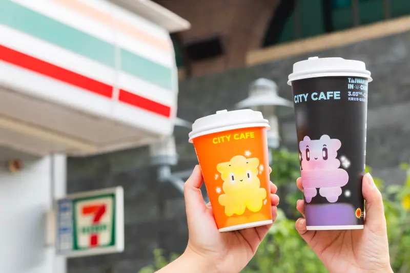 228連假撒優惠！7-11咖啡10元、寄杯拿鐵買7送7　元宵節燈籠49元