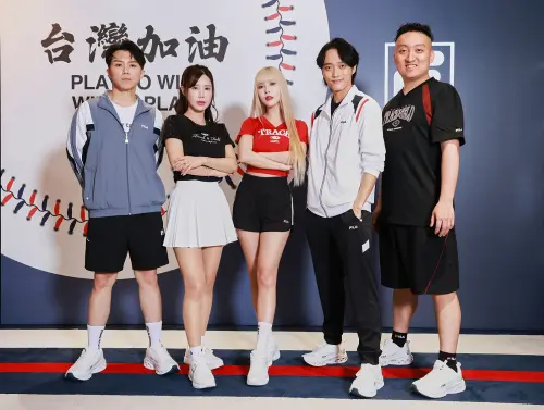 ▲應援團長Travis（左1）表示已替旅外選手打造個人應援曲，將以簡單的方式讓大家快速上手。（圖／品牌提供）