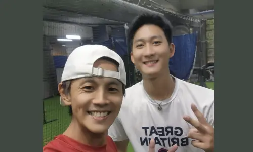 經典賽21歲沙子宸超像浩子！官方曬合照認真　粉絲笑以為浩角翔起