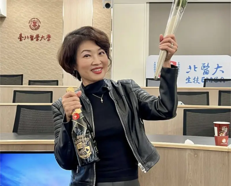 才剛完成EMBA口試!前主播吳中純罹淋巴癌病逝 享年56歲