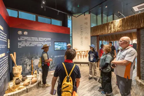 ▲牡丹社事件故事館導覽。（屏東縣府提供）