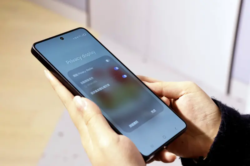 三星S26變貴了！S25降價1.7萬要買嗎？專家揭真相：想撿便宜要快