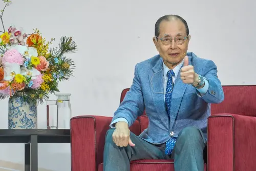 為何王貞治從來不戴打擊手套？本人親自解答：徒手握棒觸感最精準