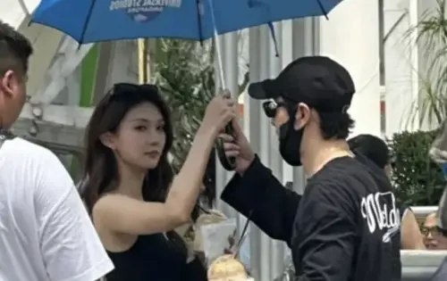 黃曉明分手葉珂後爆交小22歲歌手！共撐愛的小傘　女方正面照曝光