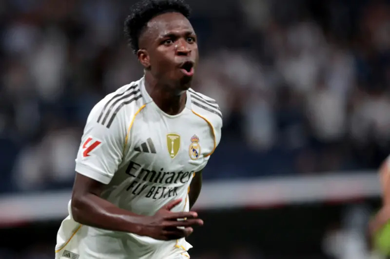 ▲皇家馬德里（Real Madrid）在先失一球的劣勢下，憑藉著楚阿梅尼（Aurelien Tchouameni）與維尼修斯（Vinicius Jr）的進球，最終以2：1擊敗本菲卡（Benfica），並以總比分3：1昂首闊步挺進16強。（圖／美聯社／達志影像）